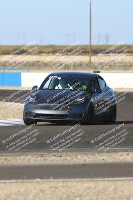 media/Nov-08-2025-Speed Ventures (Sat) [[1c7a6332f5]]/TC B/Session 3 (Turn 1)/
